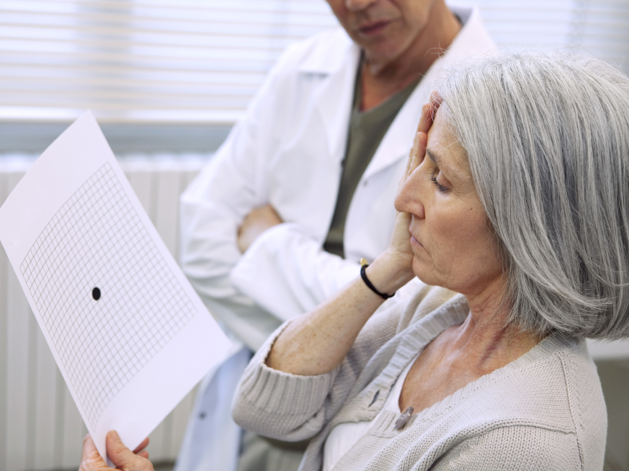 Macular degeneration test with an Amsler grid at a doctor's office